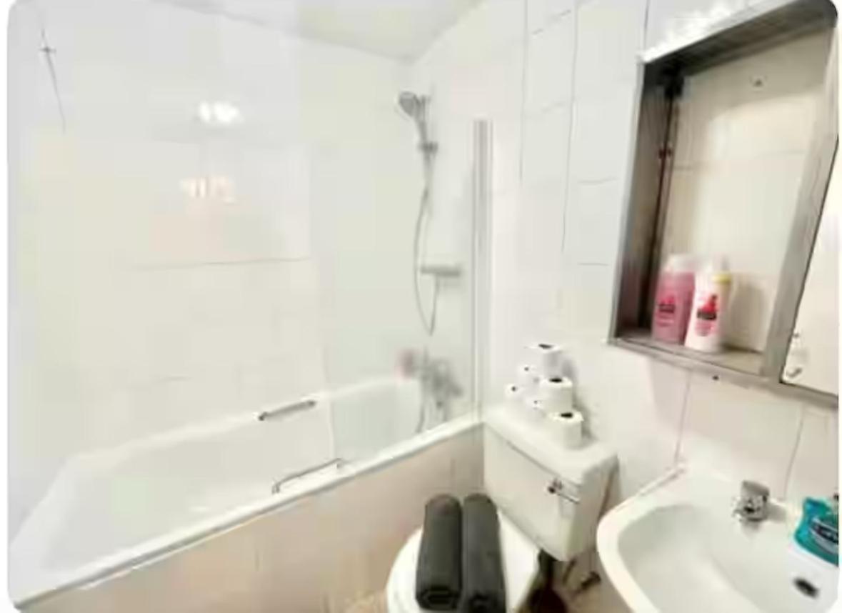 Pensiune Paddington Private Sleeps 4 *